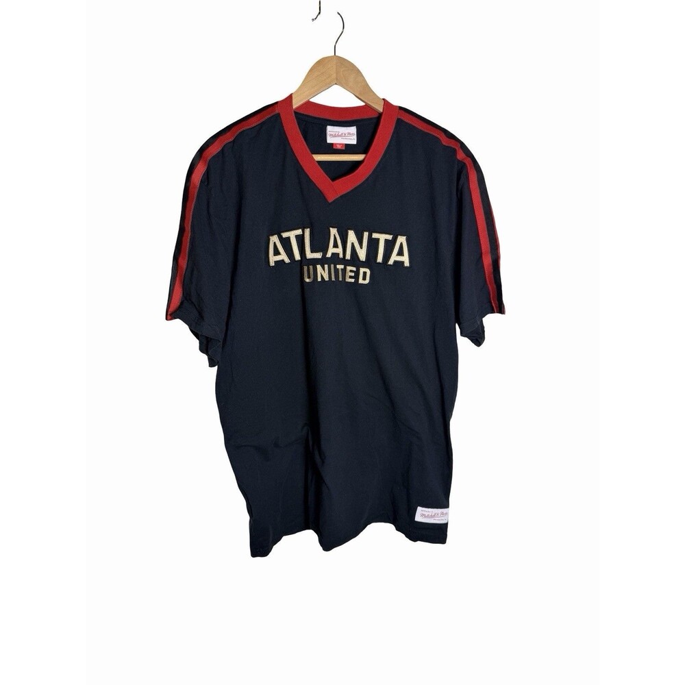 MLS Mitchell & Ness Atlanta United Soccer T-Shirt 2XL V-Neck Black Red Stripes
